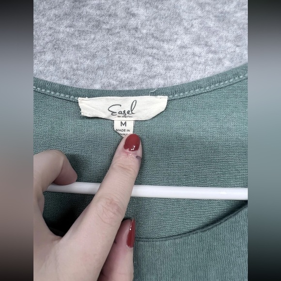 Easel Relaxed Fit Green Blouse - Picture 2 of 8